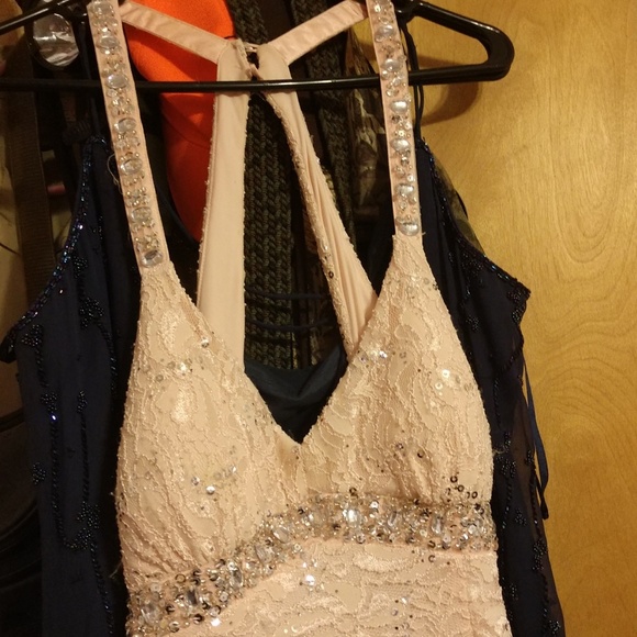 Prom dresses - Picture 3 of 3